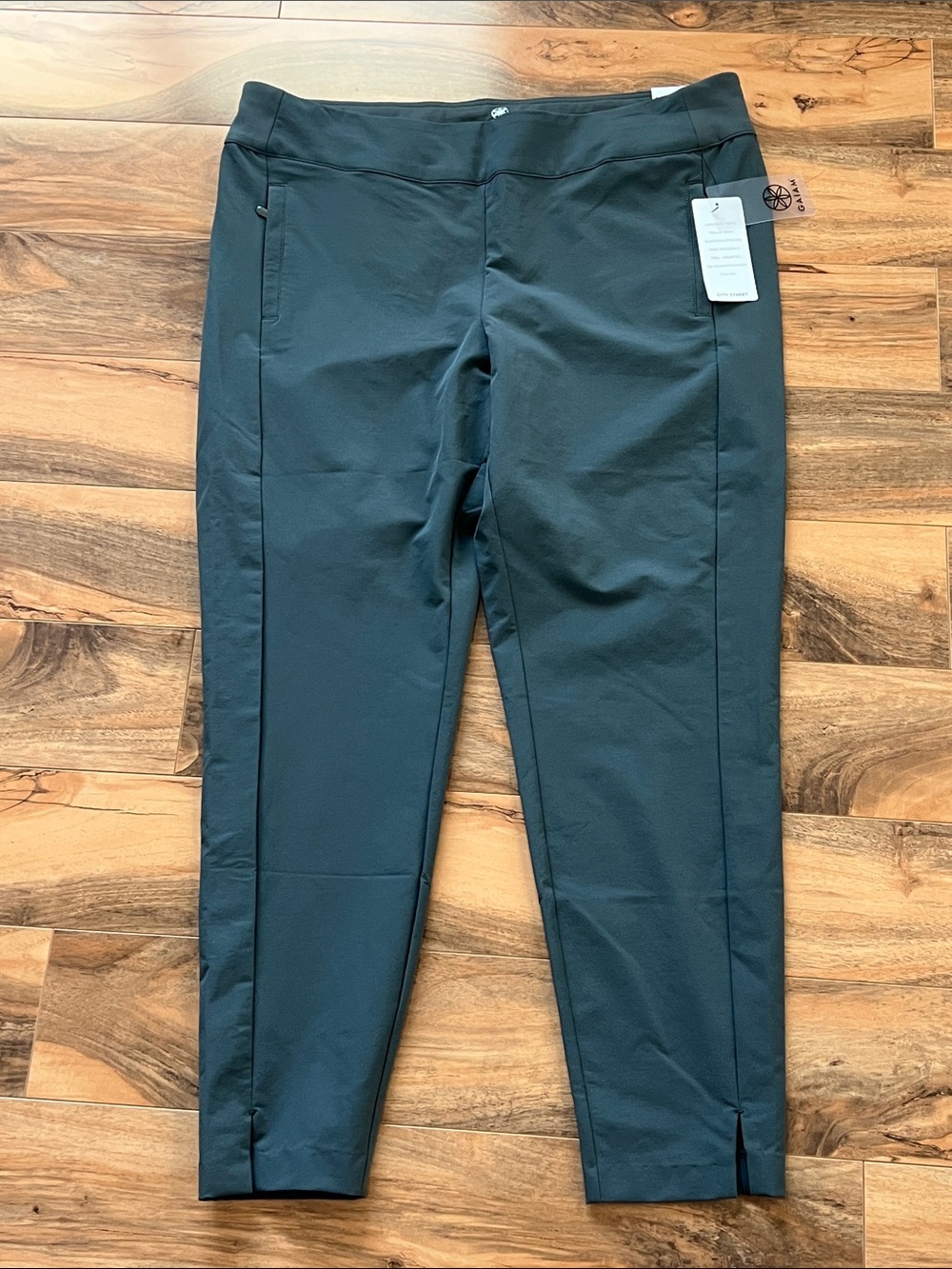 GAIAM City Street Explorer Pants Womens XL Olive Green NWT Stretch Ankle